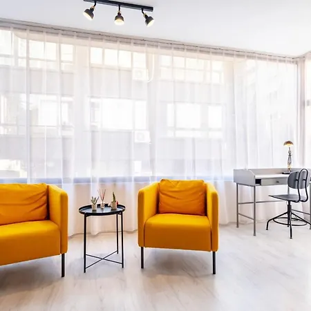 Exquisite Flat Near Bagdat Street