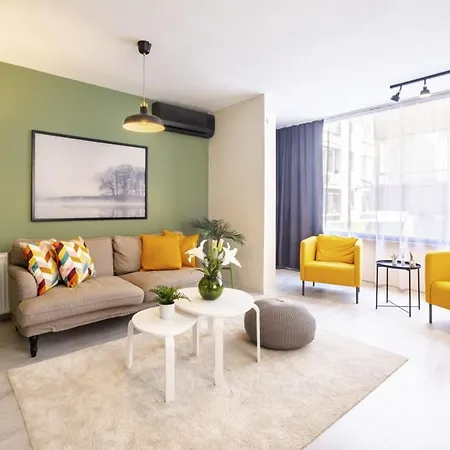 Exquisite Flat Near Bagdat Street